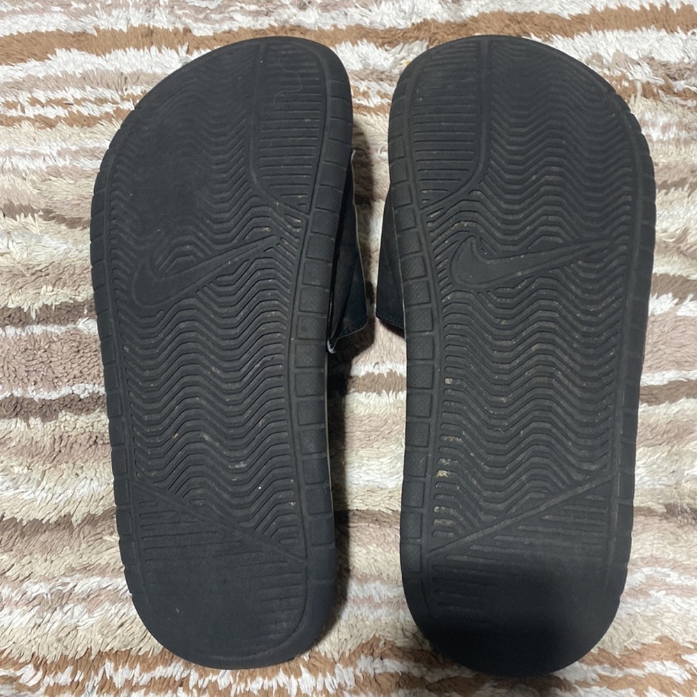 Nike Slides Black Youth​​​ - Picture 3 of 7